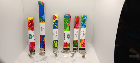 Wristlet w/cell phone holder